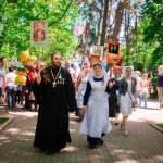 Представители социальной службы Астанайской и Алматинской епархии города Алматы приняли участие в памятном шествии "Бессмертного полка"