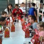 Сотрудники KFC города Алматы при участии сестер милосердия подарили настоящий праздник детям из многодетных семей